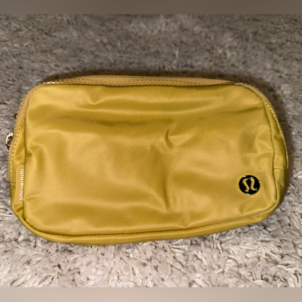 Lululemon Yellow GDSA Golden Sand Everywhere Belt Bag Fanny pack NWT